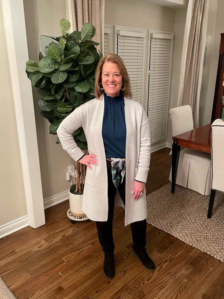 Dressing my Frame: A Tool of the 2022 Winter Closet Outfit Planner